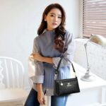 Women's Crossbody & Handbag bag Black - Image 4