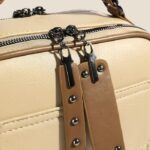 High end ladies' handbag multi-layer large capacity commuting bag Cream - Image 2