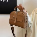 High end ladies' handbag multi-layer large capacity commuting bag Brown - Image 2